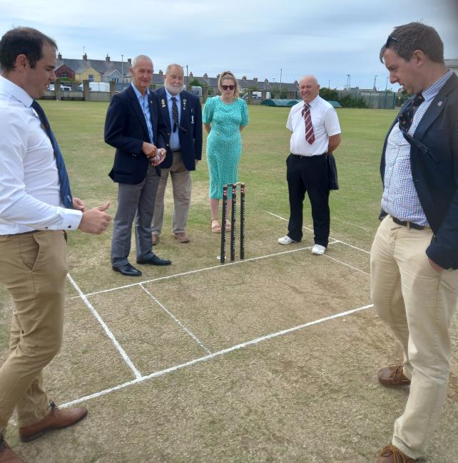 Sean Hannon tosses the coin